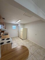 Building Photo - 913 N 28th St