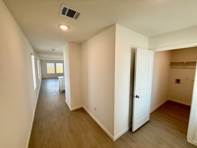 Building Photo - BRAND NEW 3 Bedroom, 2 Bathroom home on a corner lot in New Braunfels!