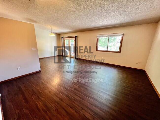 Building Photo - 4224 Wolf Creek Ct