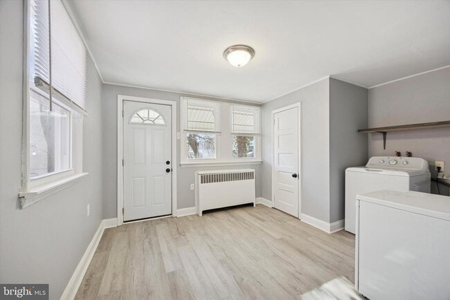 Building Photo - 23 Woodbine St