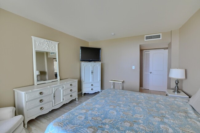 Building Photo - 333 NE 21st Ave