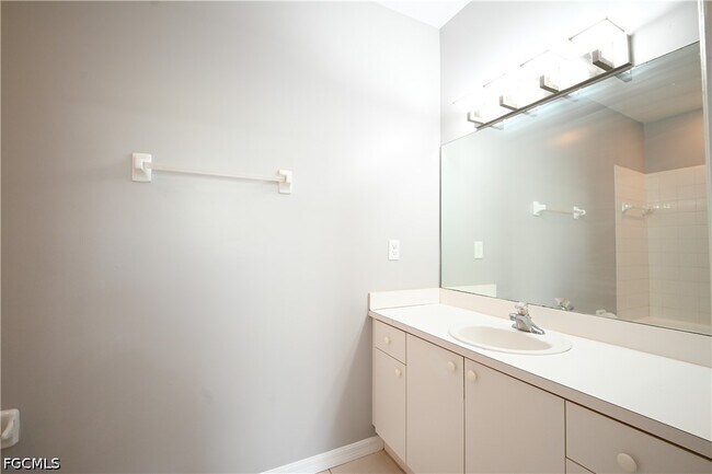 Building Photo - 15433 Bellamar Cir