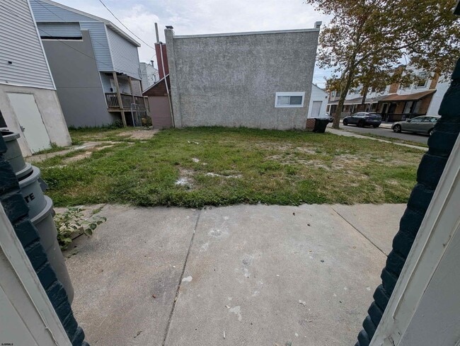 Building Photo - 2008 McKinley Ave