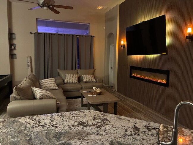 Building Photo - 3089 Williamsburg Ct