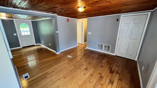 Building Photo - Electricity included!  3 Bedroom Home with...