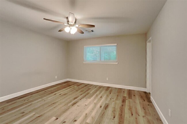 Building Photo - 3434 Hickory Hollow Rd