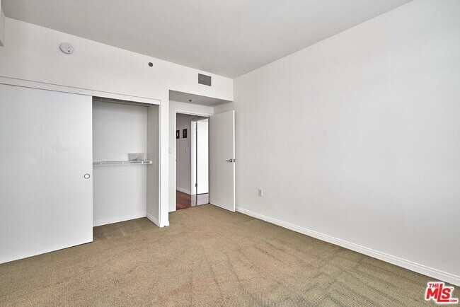 Building Photo - 3785 Wilshire Blvd