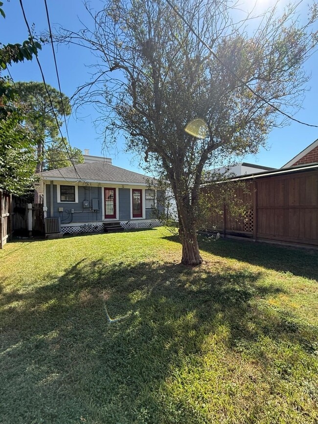 Building Photo - 1103 Harvard St