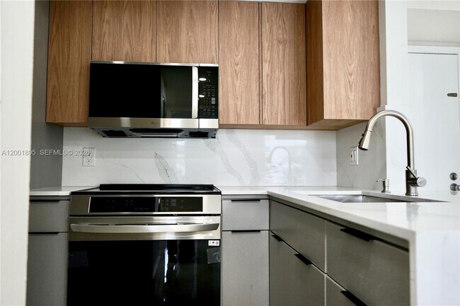 Building Photo - 770 Claughton Island Dr