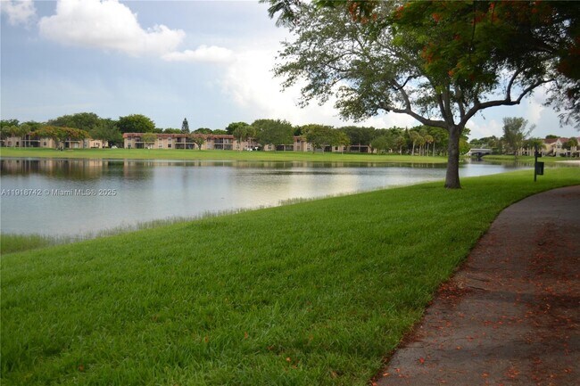 Building Photo - 9727 Hammocks Blvd