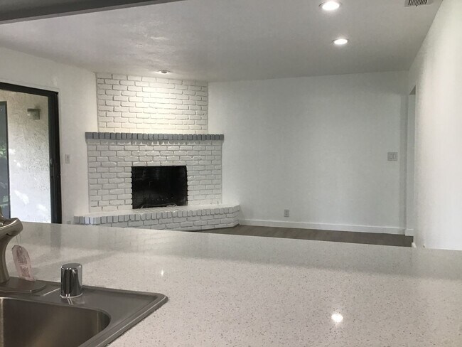 Building Photo - Beautiful Rocklin home