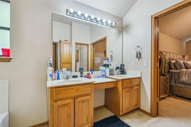 Building Photo - 16300 Seminole Pointe Pl