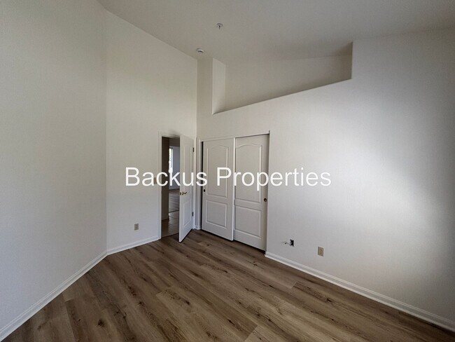 Building Photo - Wonderful corner three bedroom home at Las Palmas II