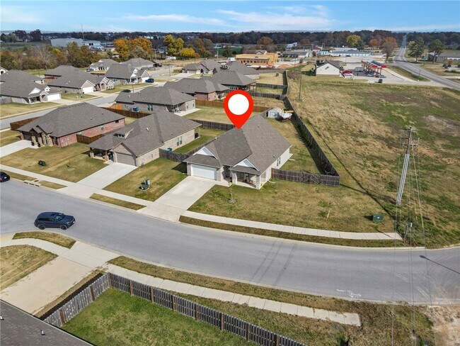 Building Photo - 102 Manfield Ave