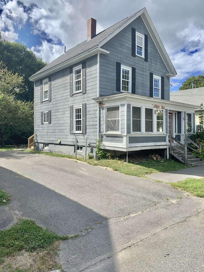 Building Photo - 252 Grove St