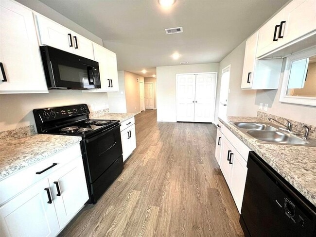 Building Photo - 1403 W Virginia St