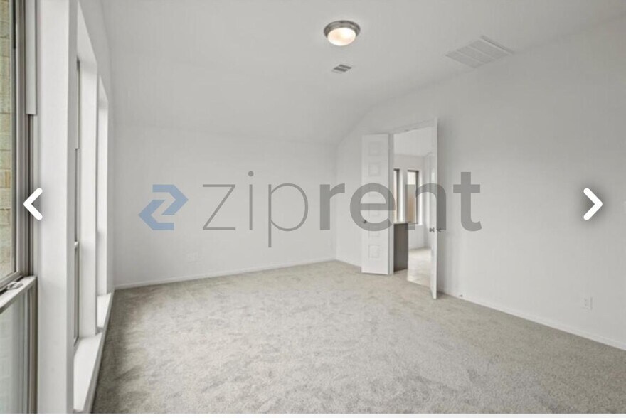Building Photo - Unit