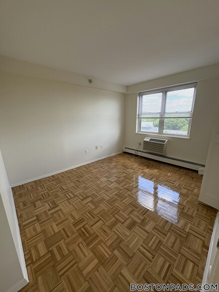 Building Photo - 185 Freeman St