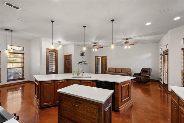 Building Photo - 19 Shady Creek Ln