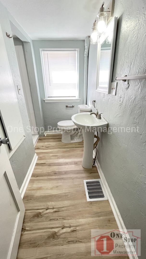 Building Photo - Beautiful 1 Bedroom 1 Bath Apartment in Gr...