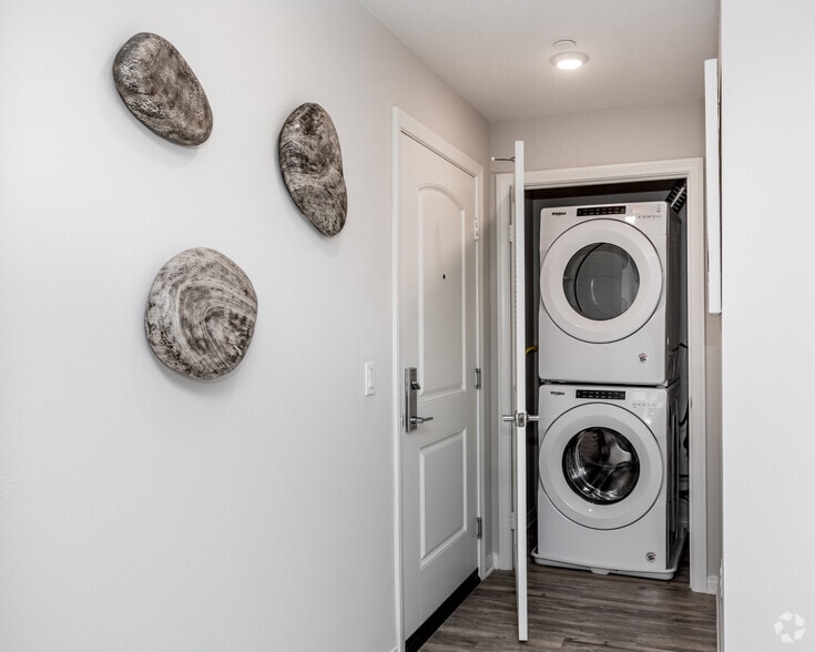 2BR, 2BA - 1115 SF - The Trails at Canyon Crest Apartments