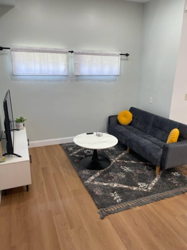 Building Photo - 1000 Longley Ave NW