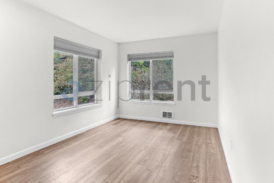 Building Photo - Unit 401
