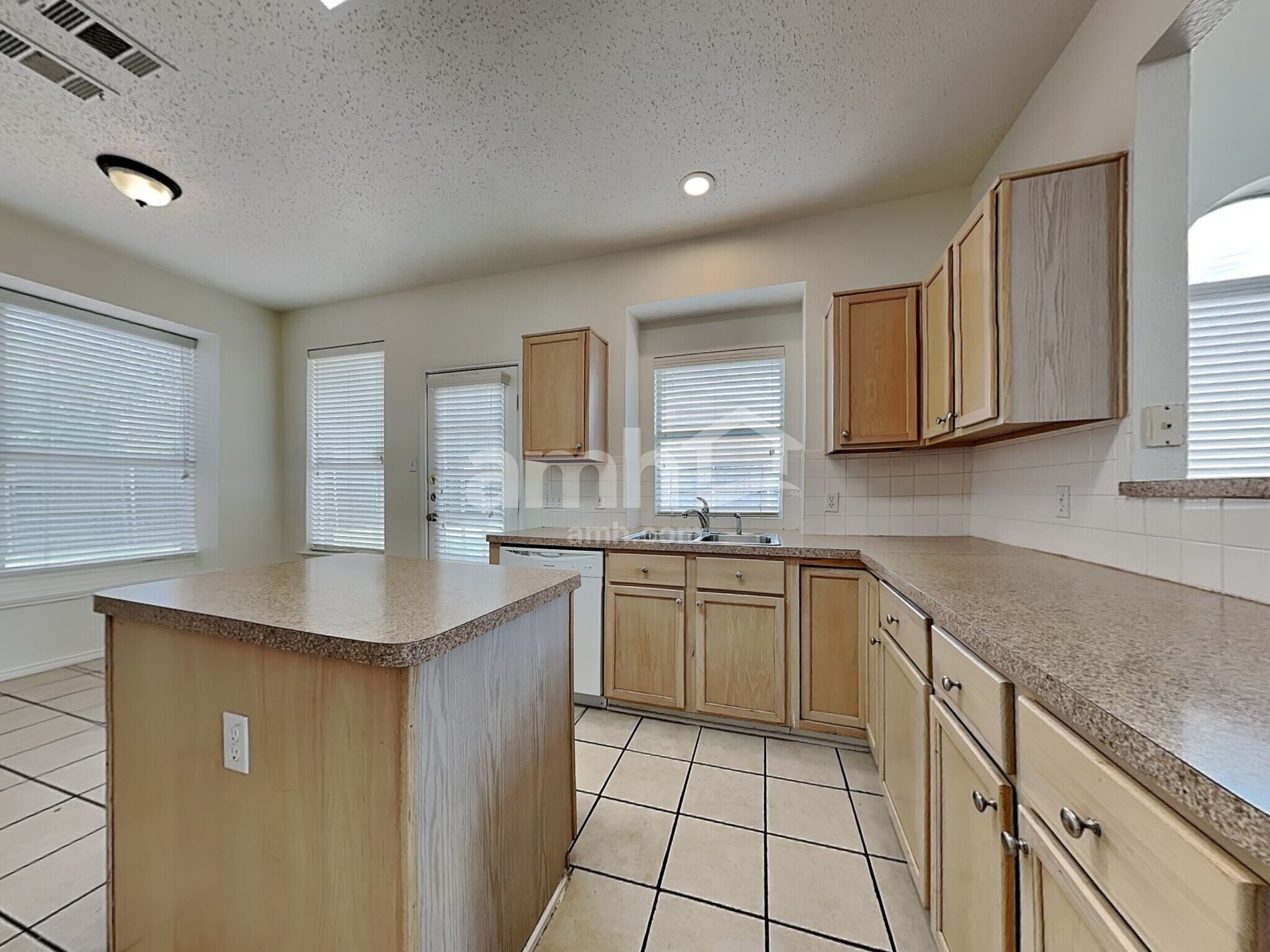 Building Photo - 1809 Mapleleaf Dr