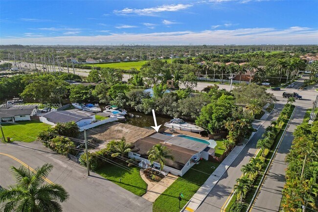 Building Photo - 3730 SW 47th Ct