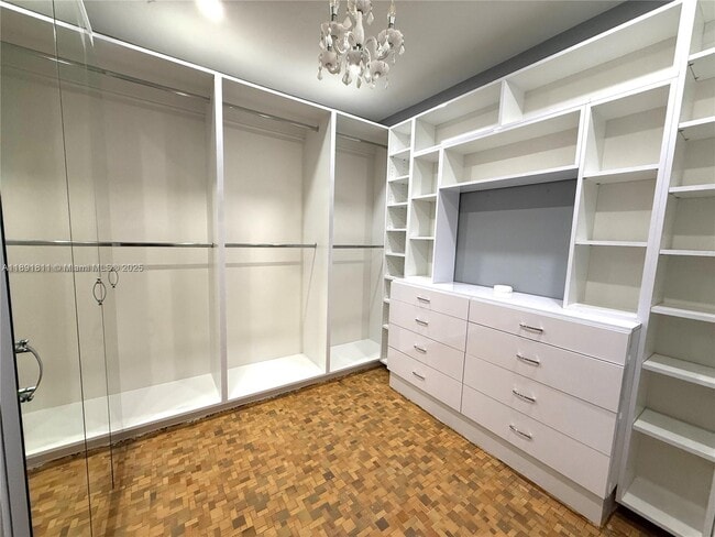 Building Photo - 11305 NE 13th Ave