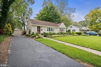 Building Photo - 523 Wayne Ave