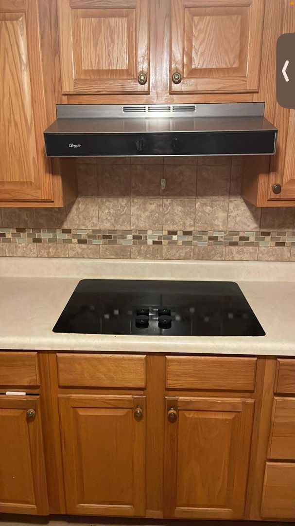 Building Photo - 504 W South