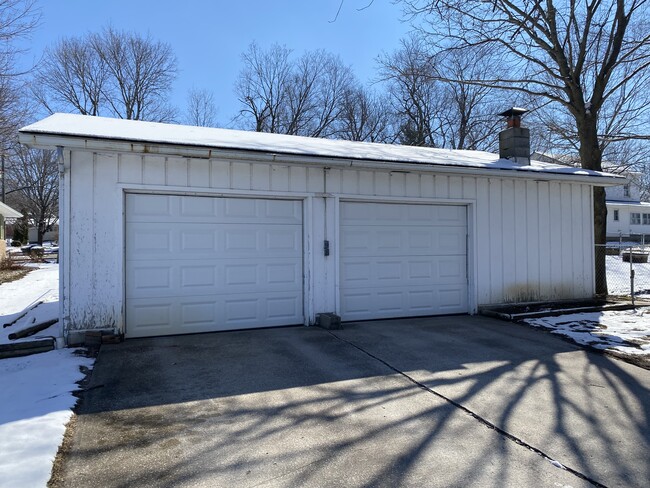 2+ car garage - 735 Harrison St.