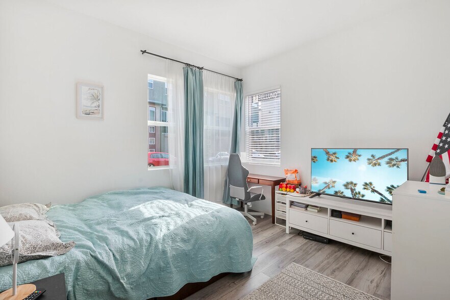 Building Photo - 7962 Belluno Way