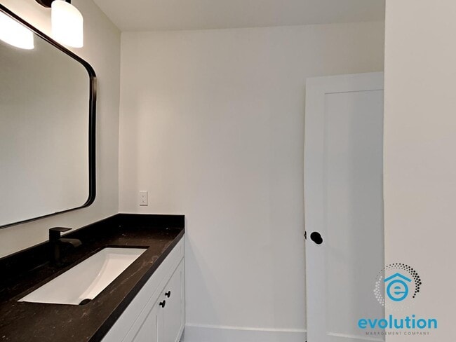 Building Photo - 3831-3835 3rd Avenue - 3835 3rd Ave Apt 6