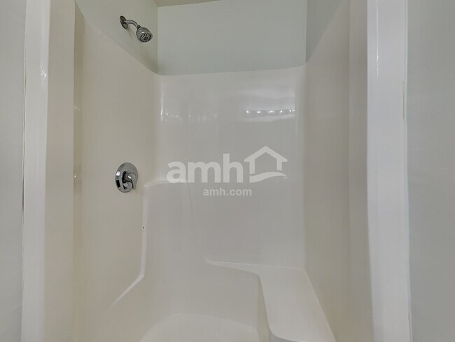 Building Photo - 102 Parkgate Ct