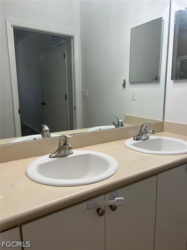 Building Photo - 8358 Bernwood Cove Loop