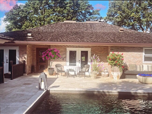 Building Photo - 2107 Wightman Dr