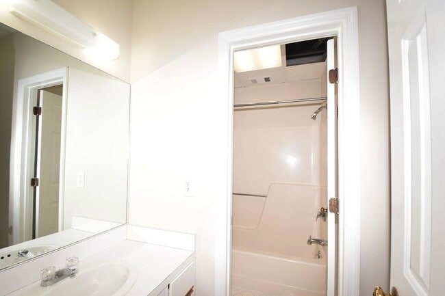 Building Photo - 1421 W Peachtree St NE