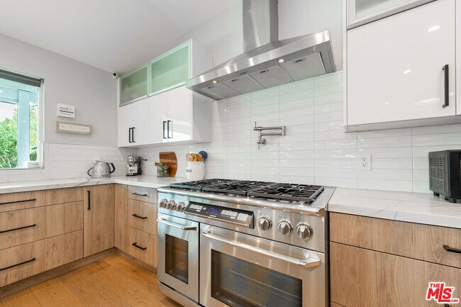 Building Photo - 4629 Cerro Verde Pl