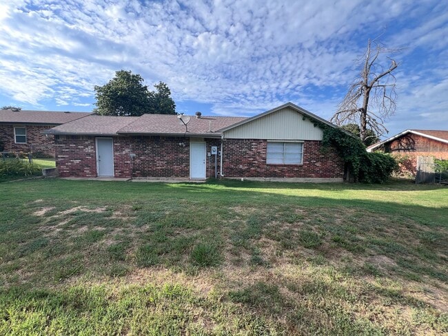 Building Photo - 14456 NE 4th St