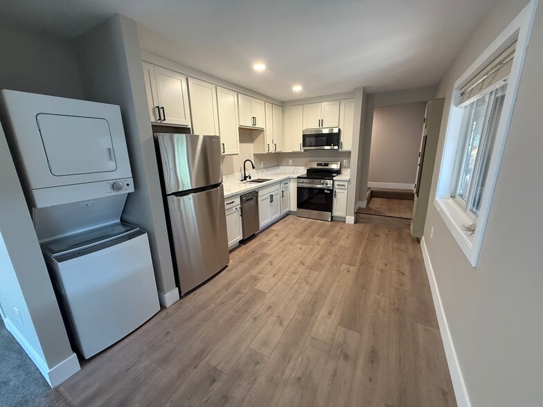 kitchen - 11750 Chapelle Pl