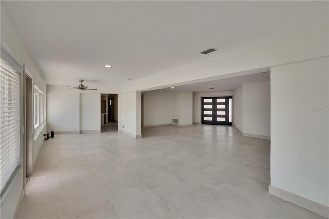Building Photo - 1492 Sea Gull Dr S