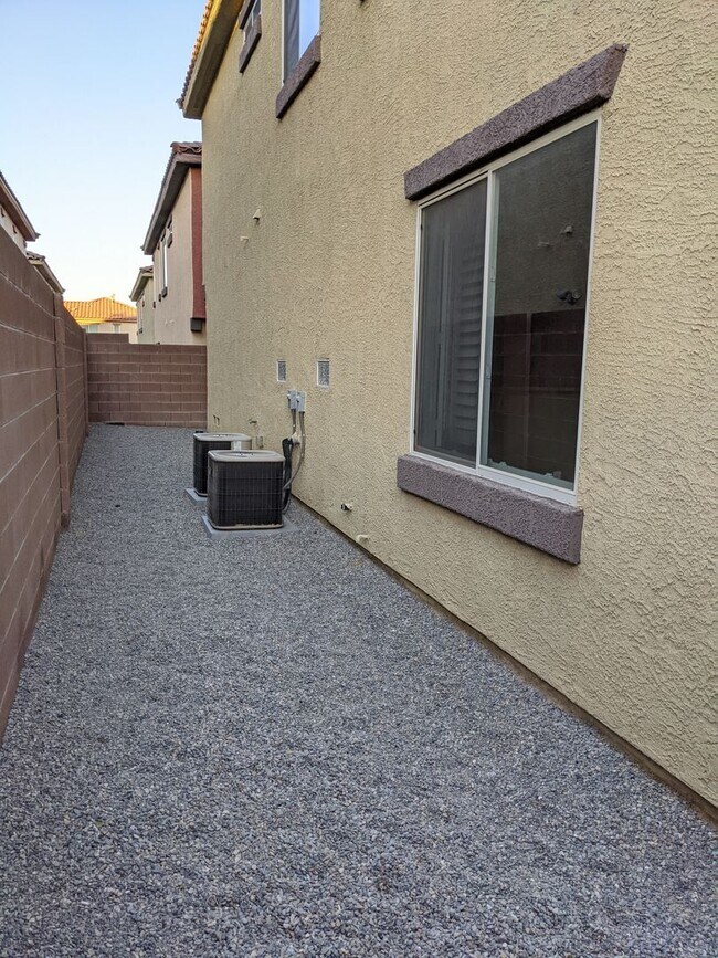 Building Photo - 8956 Aurora Bay Ct