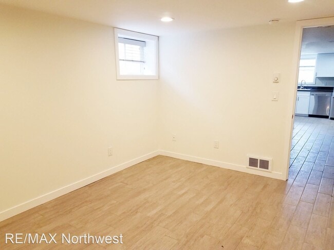 Building Photo - 2 br, 1 bath House - 415 Fairview St SE