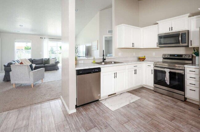 Building Photo - 74 W Havasu Falls St