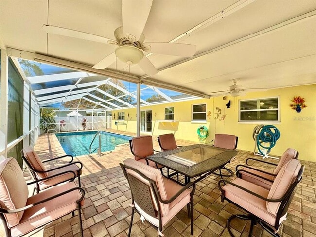 Building Photo - 1145 Stewart Dr