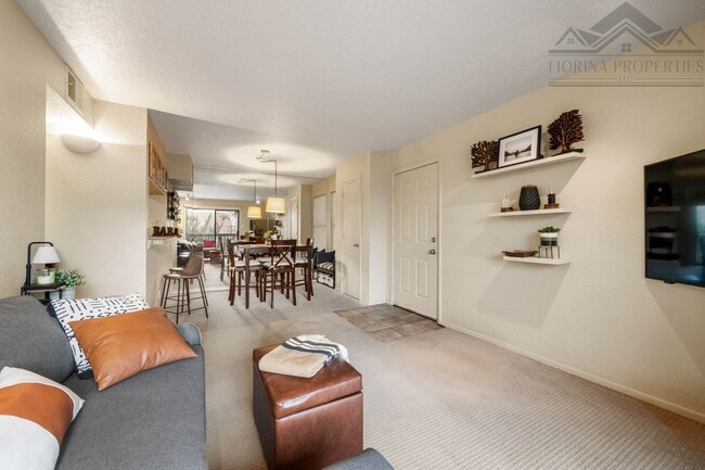 Building Photo - 1 MO. FREE RENT! UNFURNISHED Bright & Stylish Condo at The Reserve