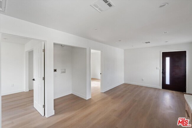 Building Photo - 3754 Veteran Ave