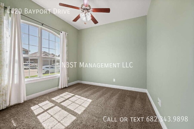 Building Photo - 4420 Bayport Dr